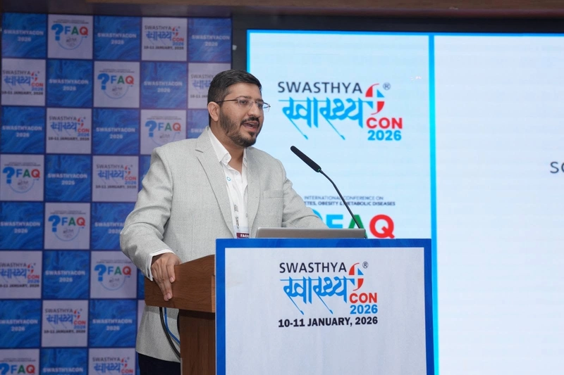 Dr. Priyank Mody delivering a presentation at a cardiology conference